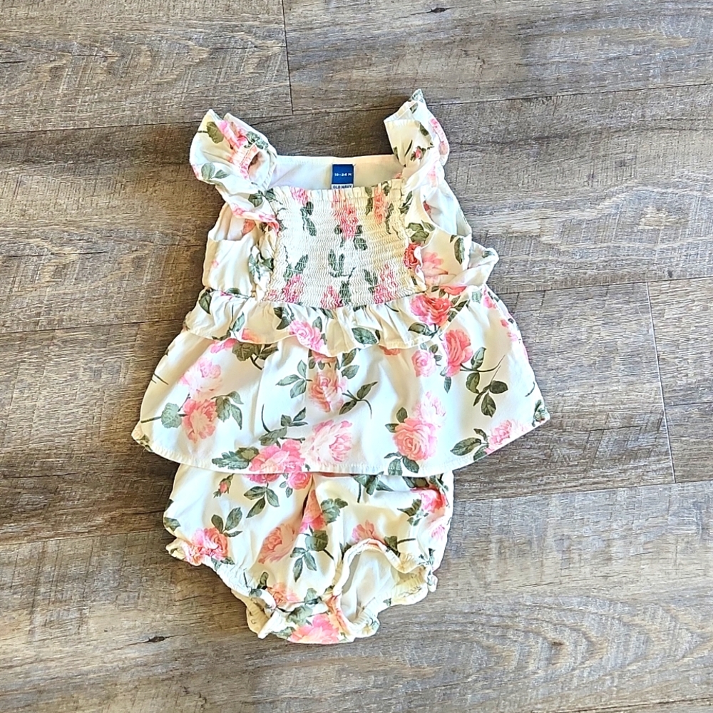 Old Navy Rose Set